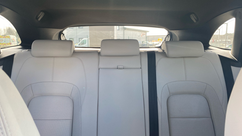 Jaguar F-Pace 2.0 D200 R-Dynamic Black 5dr Auto AWD Diesel Estate